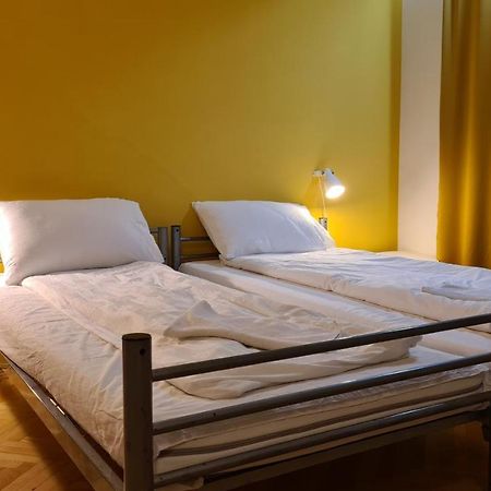 Sleep Inn Hostel Bucureşti Eksteriør bilde