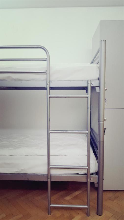 Sleep Inn Hostel Bucureşti Eksteriør bilde