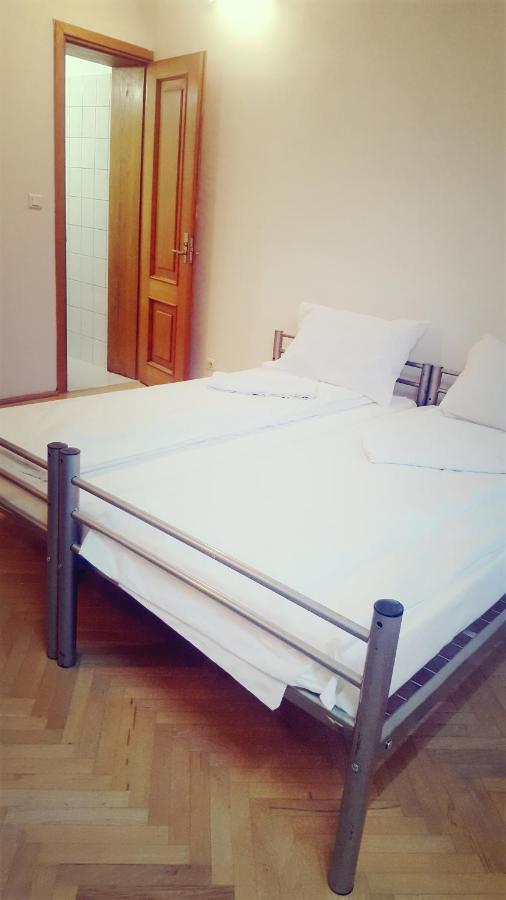 Sleep Inn Hostel Bucureşti Eksteriør bilde