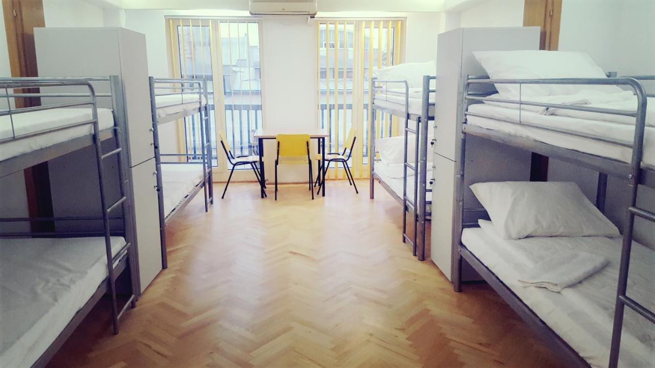 Sleep Inn Hostel Bucureşti Eksteriør bilde
