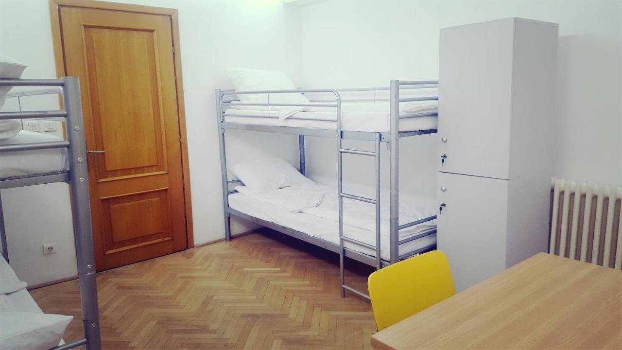 Sleep Inn Hostel Bucureşti Eksteriør bilde