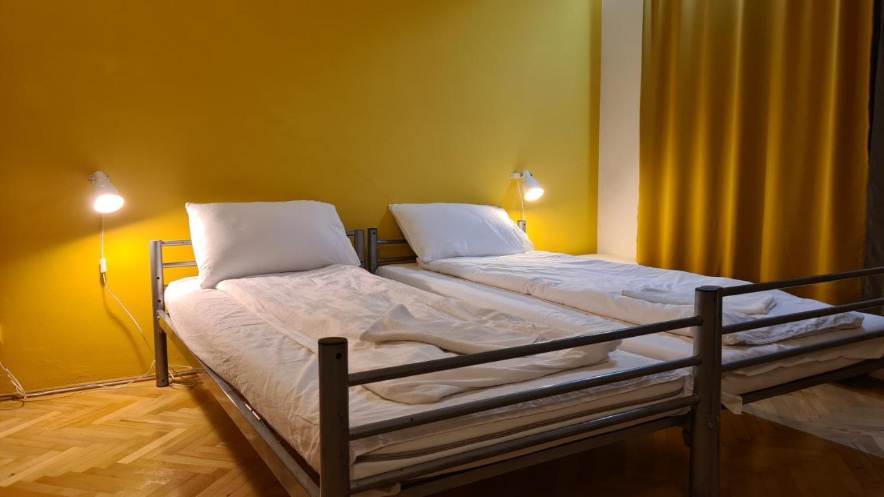 Sleep Inn Hostel Bucureşti Eksteriør bilde